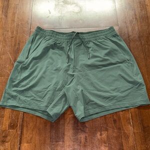 Lululemon Pacebreaker Linerless 7” Green Men's Shorts